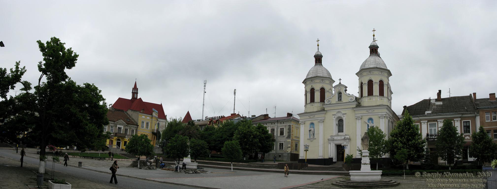 Тернопольщина. Бережаны. Фото. Центральная площадь Рынок и Троицкий собор, 1768.