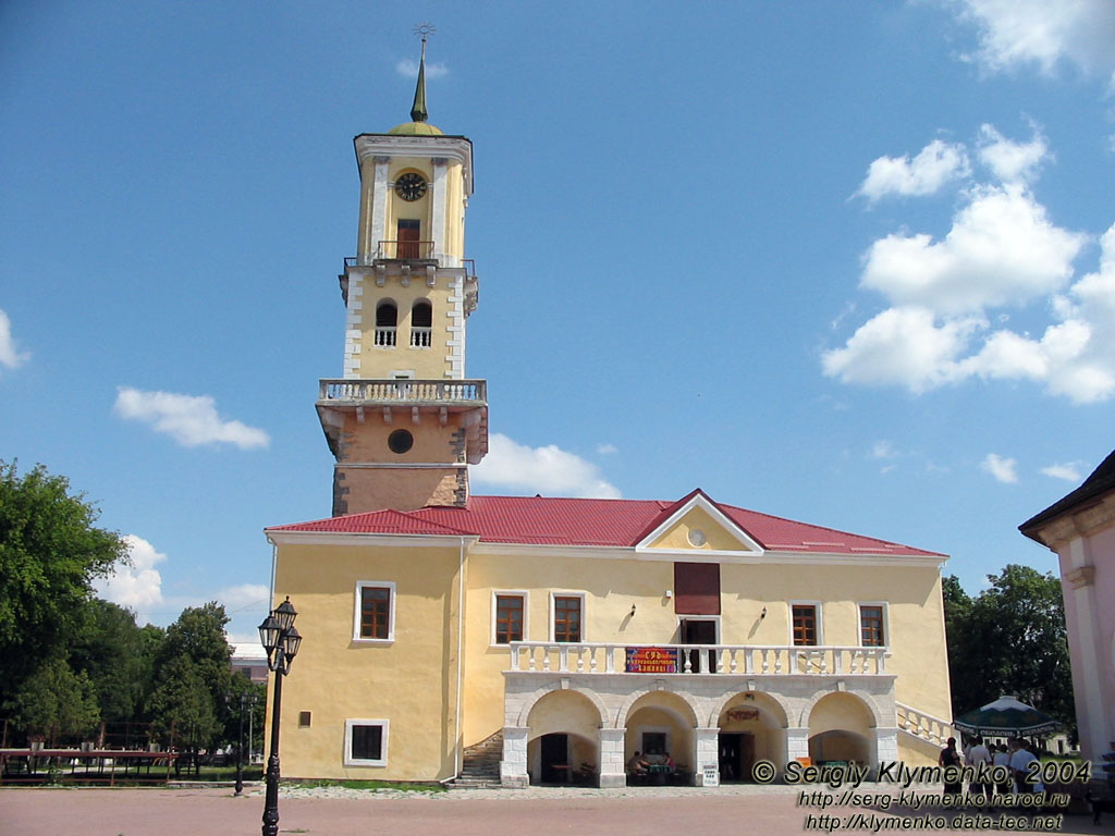 Каменец-Подольский. Фото. Городская ратуша (здание польского магистрата) XIV-XIX века.