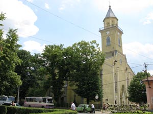 Закарпатская область. Берегово. Фото. Костел Воздвижения Святого Креста.