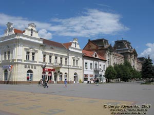 Закарпатская область. Берегово. Фото. На центральной площади города - площади Кошута.