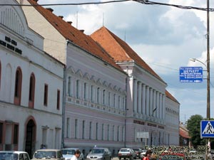 Закарпатская область. Берегово. Фото. Бывшее управление комитата Берег (ул. Мукачевская, 3).