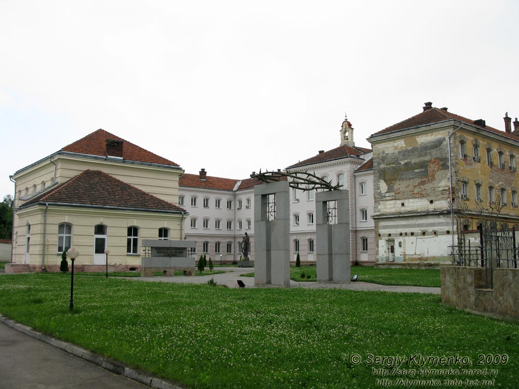 Львовская область. Город Стрый. Фото. Мемориальный комплекс «Борцам за волю Украины» (ул. Олесницкого, 4).