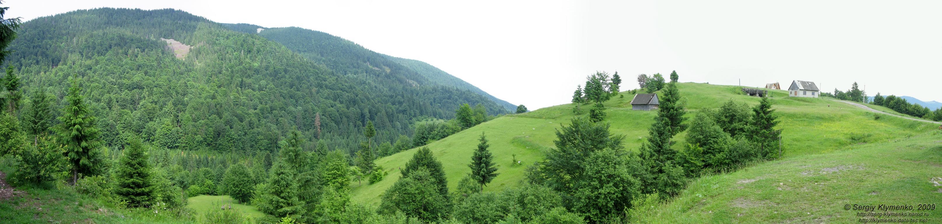 Закарпатская область. Вид с Синевирского перевала. Фото. Панорама ~150°.