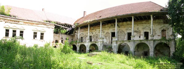 Львовская область. Поморяны. Фото. Поморянский замок. Вид со стороны замкового двора.