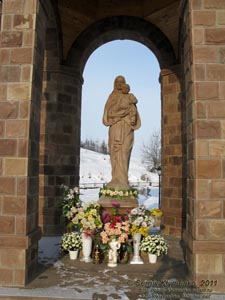 Тернопольщина, село Ступки. Фото. «Ступковский источник». Часовенка Божьей Матери.