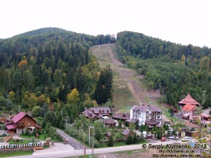 Закарпатская область, Ждениево. Фото. Сентябрь 2013 года: сооружается новый бугельный подъемник. Вид с противоположного склона.