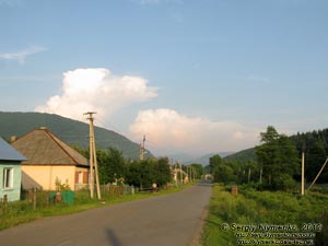 Закарпатская область, Ждениево. Фото. Западная окраина посёлка.