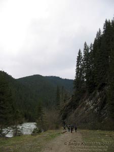 Фото Карпат, Черный Черемош. Пейзаж выше селения Буркут.