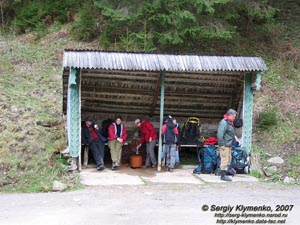 Фото Карпат, Черный Черемош. Буркутский источник минеральных вод.