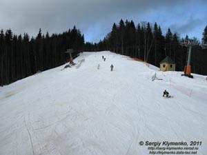 Ивано-Франковская область, горнолыжный курорт Буковель. Фото. Трасса №5G (гора Чорна Клэва), вид с подъемника №5.