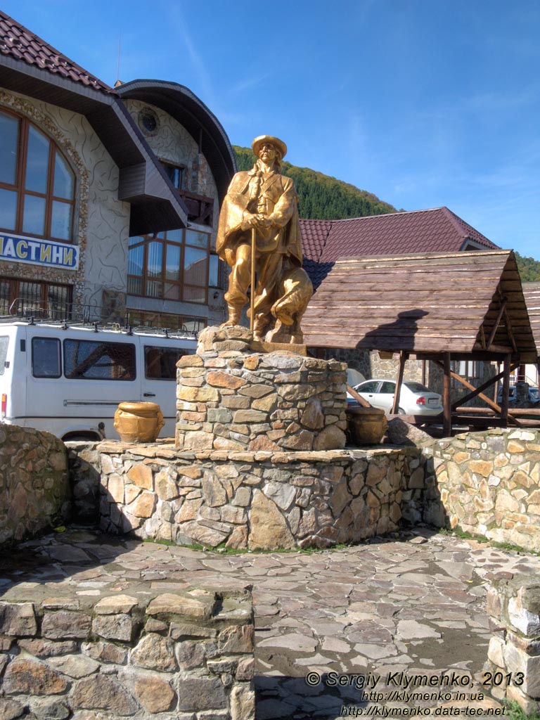 Закарпатская область, Колочава. Фото. Памятник «Чабану».