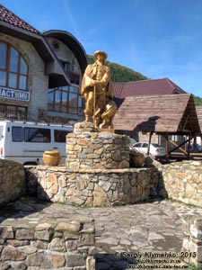 Закарпатская область, Колочава. Фото. Памятник «Чабану».