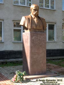 Закарпатская область, Колочава. Фото. Памятник Тарасу Шевченко.