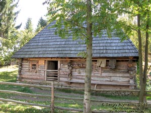 Закарпатская область, Колочава. Фото. Музей-скансен «Старое село». Дом крестьянина середины XIX века.