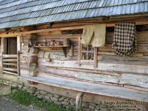 Закарпатская область, Колочава. Фото. Музей-скансен «Старое село». Дом крестьянина середины XIX века.
