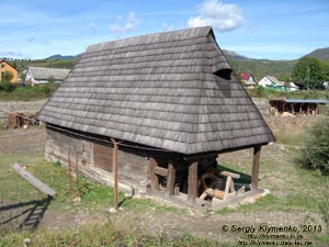 Закарпатская область, Колочава. Фото. Музей-скансен «Старое село». Водяная мельница.