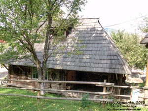 Закарпатская область, Колочава. Фото. Музей-скансен «Старое село». Кузница.
