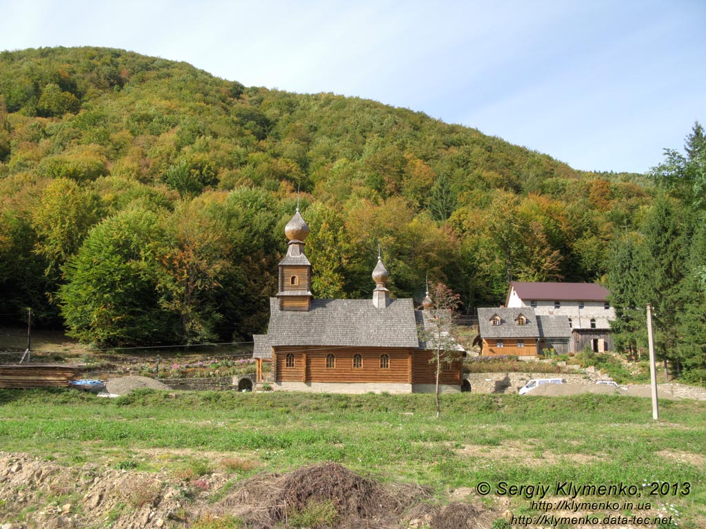 Закарпатская область, Колочава. Фото. Мужской монастырь в честь иконы Божьей Матери «Нечаянна Радость».