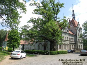 Закарпатская область. Охотничий дворец графов Шенборнов. Фото. Западный фасад.