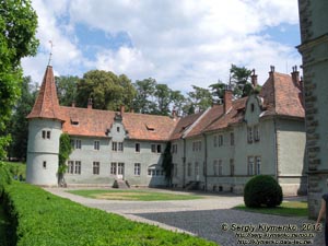 Закарпатская область. Охотничий дворец графов Шенборнов. Фото. Западный фасад.