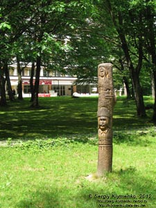 Закарпатская область. Охотничий дворец графов Шенборнов. Фото. В парке.