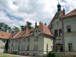 Закарпатская область. Охотничий дворец графов Шенборнов. Фото. Западный фасад.