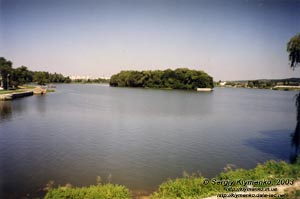 Хмельницкий. Фото. Вид на Южный Буг с набережной (улица Каменецкая).