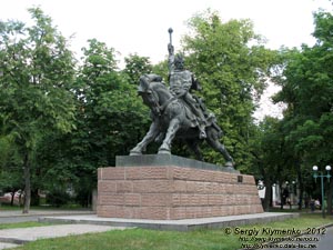 Хмельницкий. Фото. Памятник Богдану Хмельницкому в честь 500-летия г. Хмельницкого.