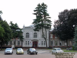 Хмельницкий. Фото. Здание бывшего Алексеевского реального училища, ныне - Хмельницкий горисполком (ул. Гагарина, 3).