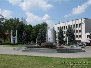 Хмельницкий. Фото. Фонтан на Площади Независимости.