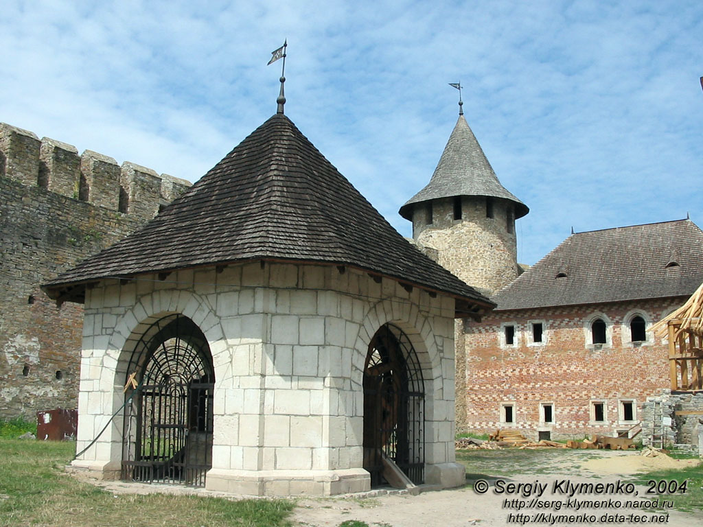 Подолье, Черновицкая область. Фото. Хотинская крепость, колодец цитадели.