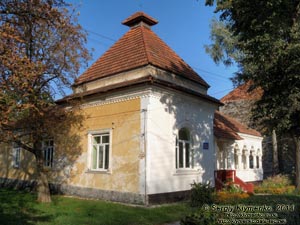 Подолье, Черновицкая область. Фото. Город Хотин, один из старых домиков.
