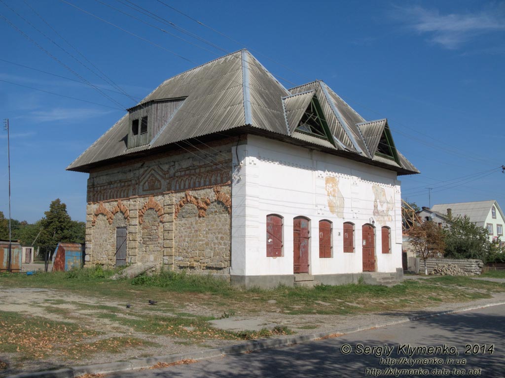 Подолье, Черновицкая область. Фото. Город Хотин, бывшая таможня (XVIII век).