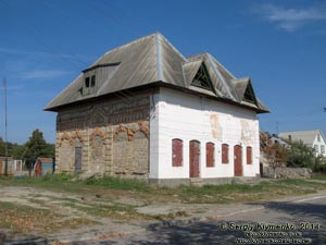 Подолье, Черновицкая область. Фото. Город Хотин, бывшая таможня (XVIII век).