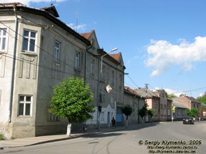 Закарпатская область. Хуст. Фото. Историческая застройка центра города (на улице Свободы).