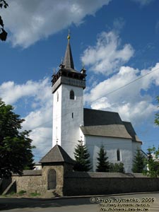 Закарпатская область. Хуст. Фото. Реформаторская церковь, бывший Елизаветинский костел (ул. Карпатской Сечи, 46).