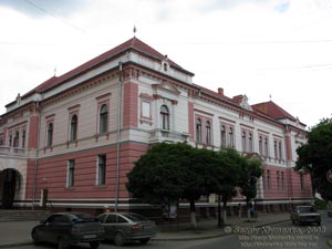 Ивано-Франковская область, город Коломыя. Бывшая Сберегательная касса (ныне - Народный дом г. Коломыи).