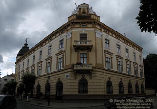 Ивано-Франковская область, город Коломыя. Музей народного искусства Гуцульщины и Покутья им. Й. Кобринского.
