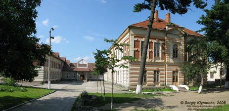 Ивано-Франковская область, город Коломыя. Специализированная школа №5 I-III степеней имени Т. Г. Шевченко.