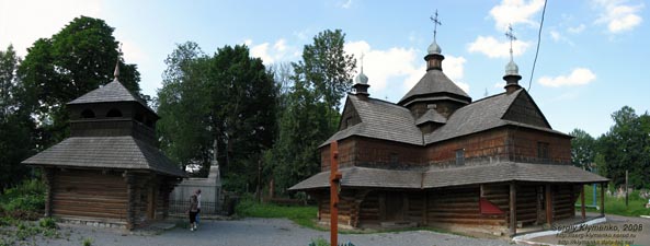 Коломыя, Ивано-Франковская область. Деревянная Спасская церковь /Благовещенская церковь/ и колокольня.