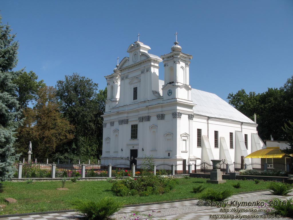 Коростышев (Житомирская область). Фото. Костёл Рождества Пресвятой Девы Марии, 1798 год (50°19'06"N, 29°03'58"E).