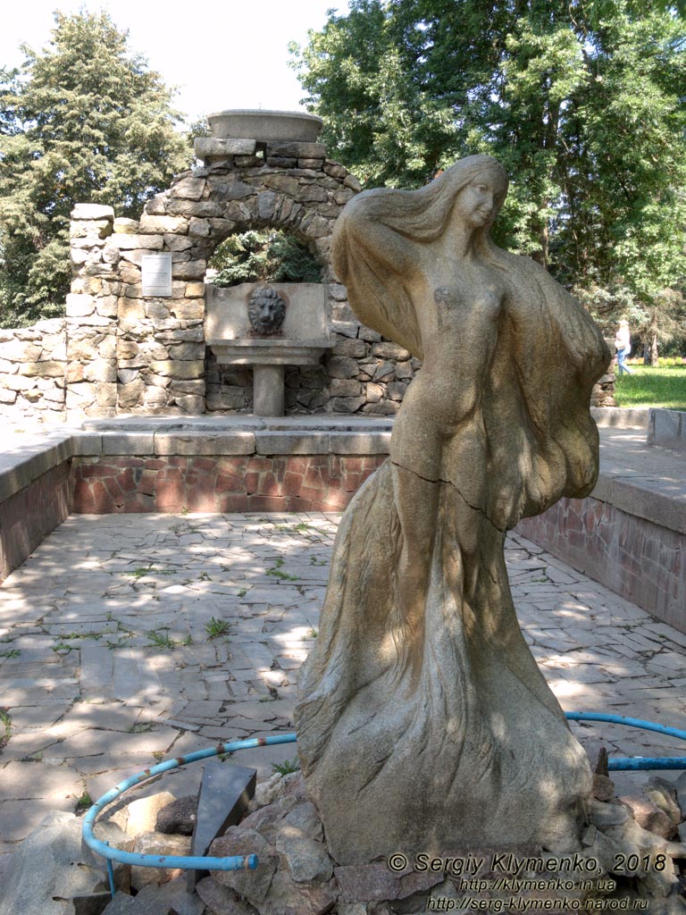 Коростышев (Житомирская область). Фото. Купальня (1820 год) бывшей усадьбы графа Олизара (50°19'10"N, 29°03'57"E).