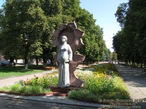 Коростышев (Житомирская область). Фото. Парк на улице Соборная Площадь (бывшая Красная Площадь).