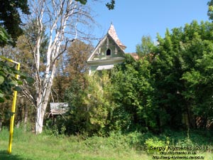 Копылов, Макаровский район (Киевская область). Фото. Бывшая усадьба семьи фон Мекк, главное здание (50°24'32"N, 29°53'30"E). Вид с юга.