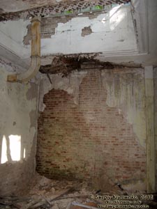 Копылов, Макаровский район (Киевская область). Фото. Бывшая усадьба семьи фон Мекк, интерьер главного здания. Современное состояние.