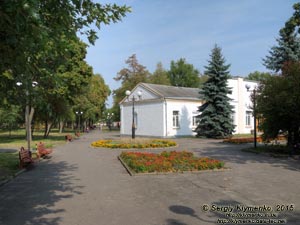 Волынская область, город Ковель. Фото. В Центральном парке имени Леси Украинки. Здание Краеведческого музея.