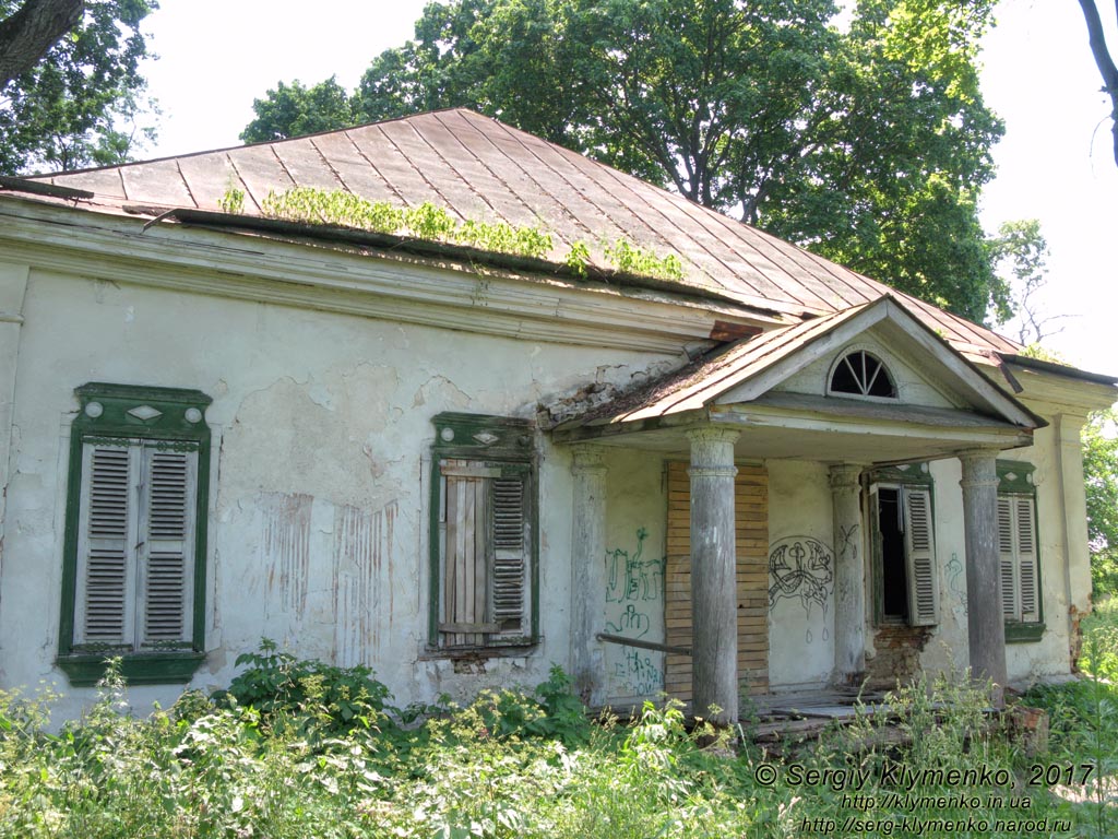 Черниговская область. Фото. Козелец. Усадьба В. Г. Дараган «Покорщина» (50°54'03"N, 31°07'30"E). Главное здание.
