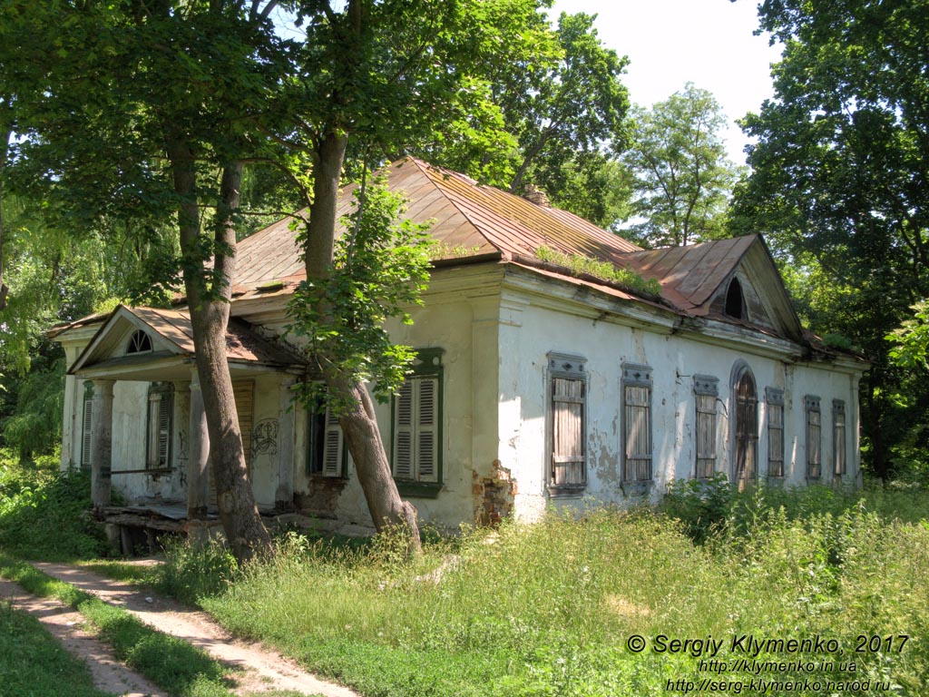 Черниговская область. Фото. Козелец. Усадьба В. Г. Дараган «Покорщина» (50°54'03"N, 31°07'30"E). Главное здание.