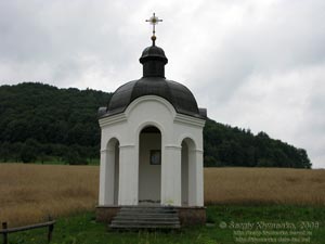 Львовщина. Крехов. Фото. Часовенка по дороге к василианскому монастырю.