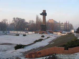 Кривой Рог. Фото. Возле главной проходной Криворожского металлургического завода.